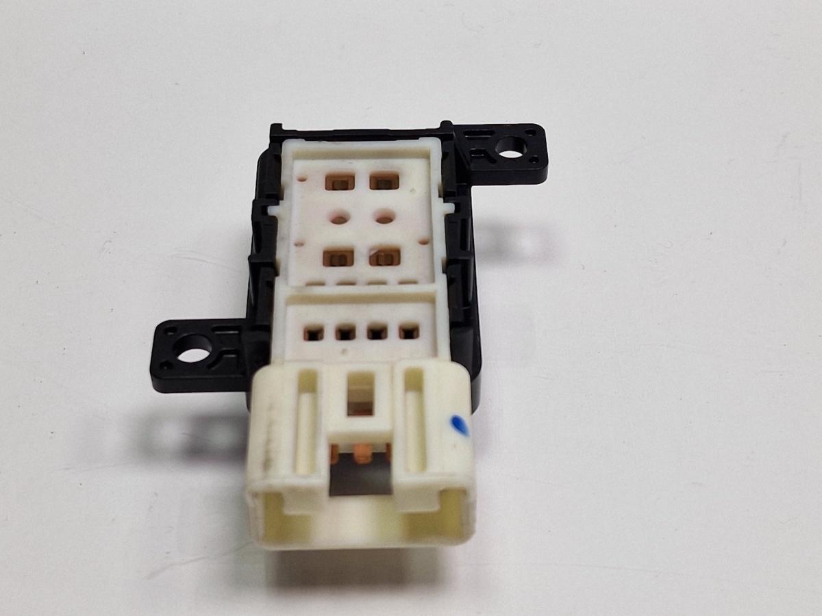 Buton reglaj lombar scaun stanga fata TOYOTA PRIUS _W3_ 2008 - >1.8 Hybrid 2ZR-FXE 8492060050C0