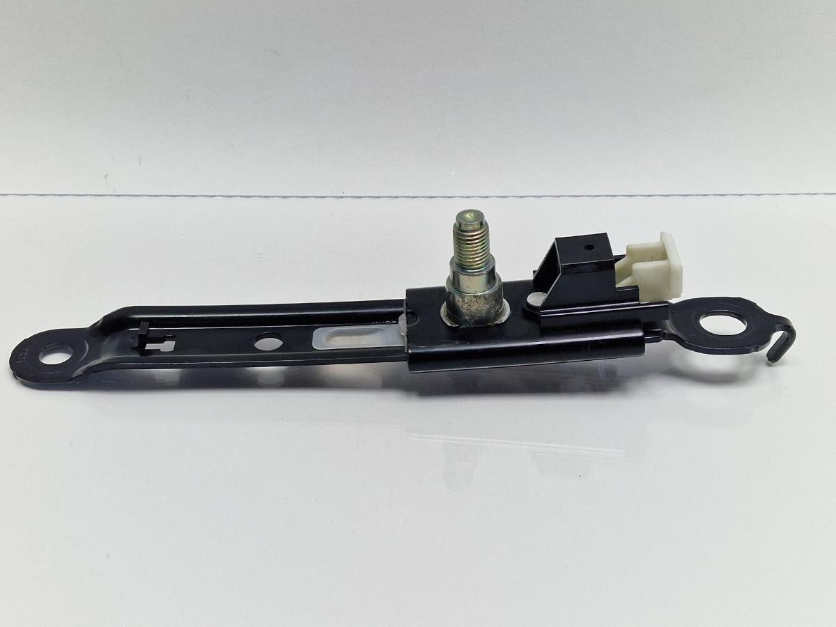 Ajustator centura siguranta fata TOYOTA PRIUS _W3_ 2008 - >1.8 Hybrid 2ZR-FXE 7320053010