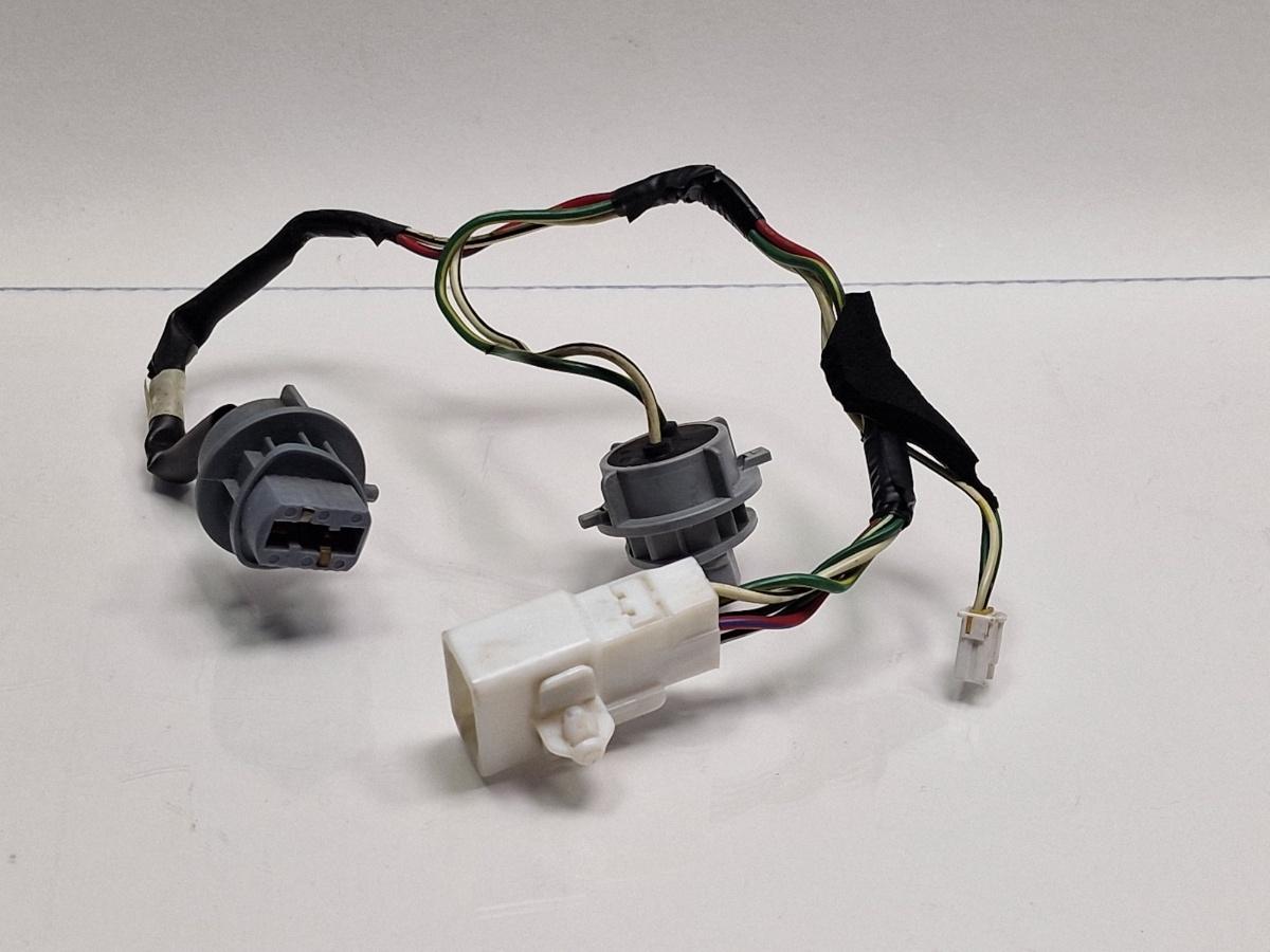 Instalatie electrica stop dreapta TOYOTA PRIUS _W3_ 2008 - >1.8 Hybrid 2ZR-FXE 8155547170