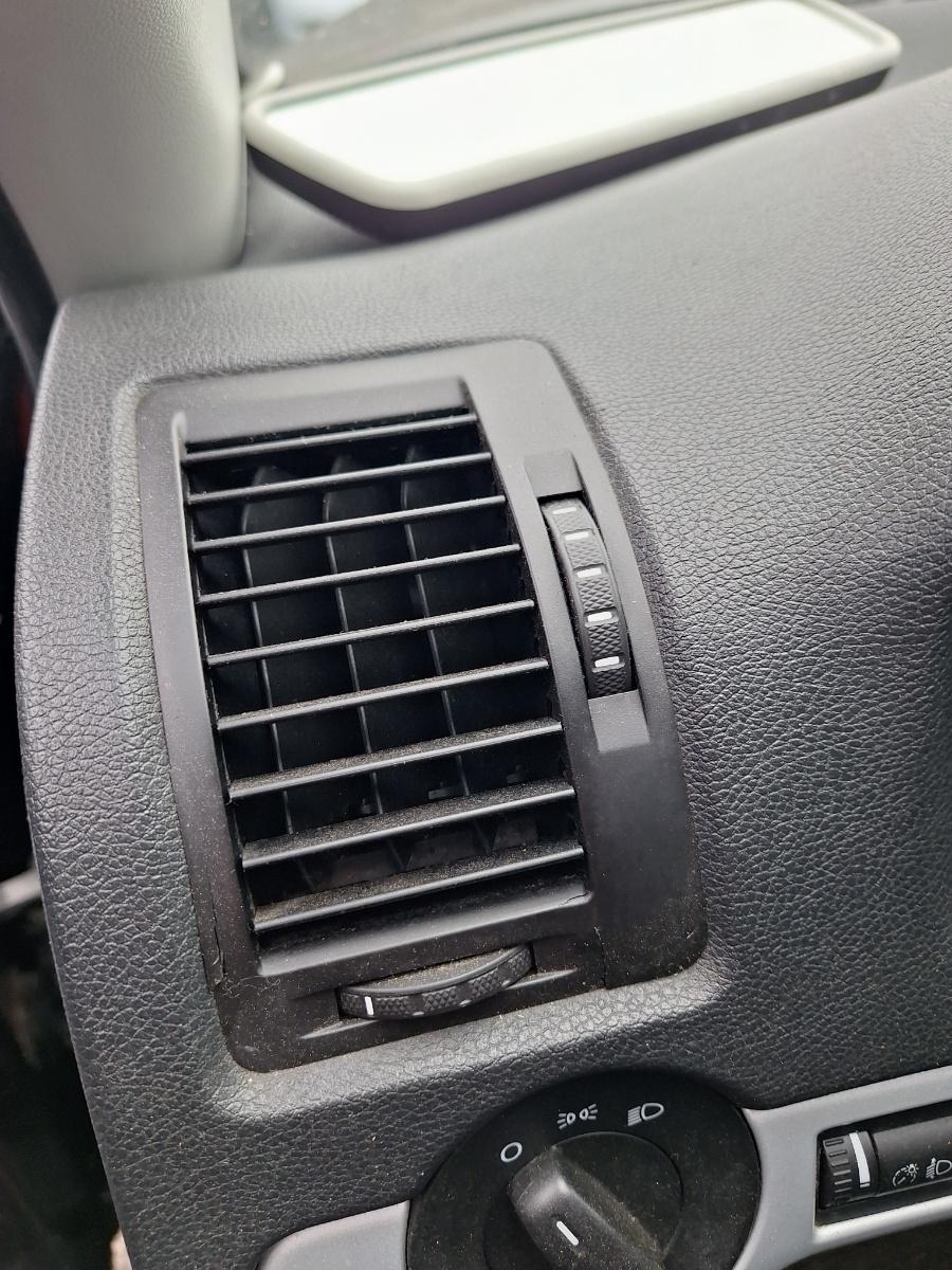 Grila de ventilatie bord centrala stanga SKODA OCTAVIA 1Z3 2004 - 2013