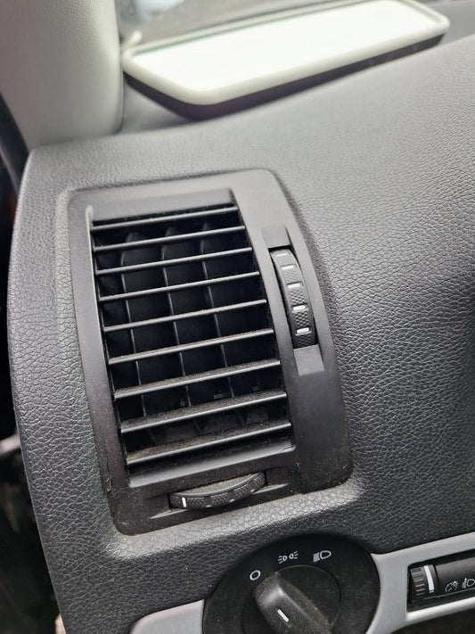 Grila de ventilatie bord centrala stanga SKODA OCTAVIA 1Z3 2004 - 2013