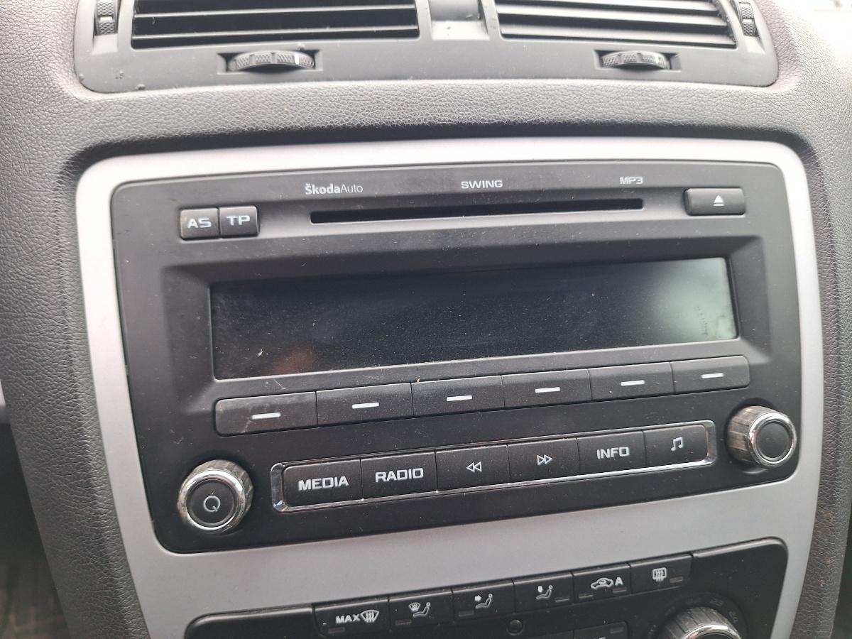 Player CD SWING  SKODA OCTAVIA 1Z3 2009 - 2013 Facelift