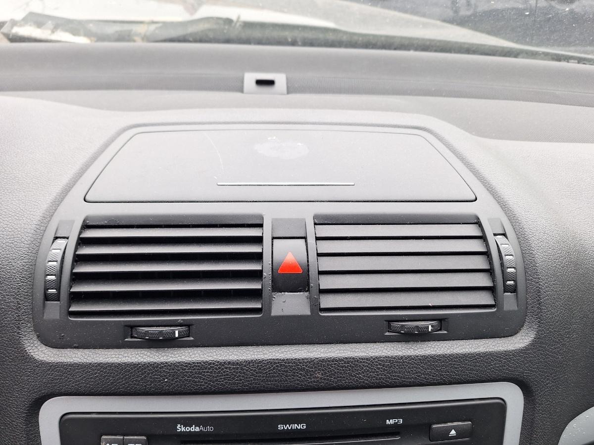 Grila de ventilatie bord centrala SKODA OCTAVIA 1Z3 2004 - 20132.0 TDI 16V BKD, CFHC, CLCB