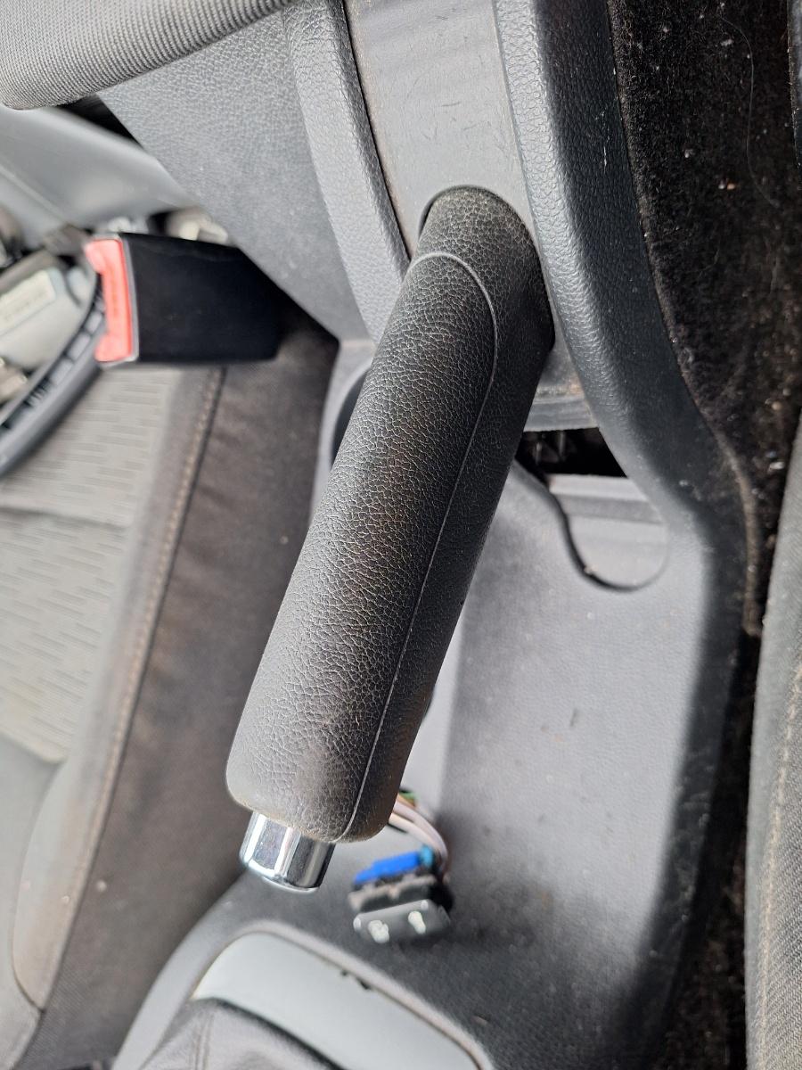 Ansamblu maneta frana de mana/frana de parcare SKODA OCTAVIA 1Z3 2004 - 20132.0 TDI 16V BKD, CFHC, CLCB