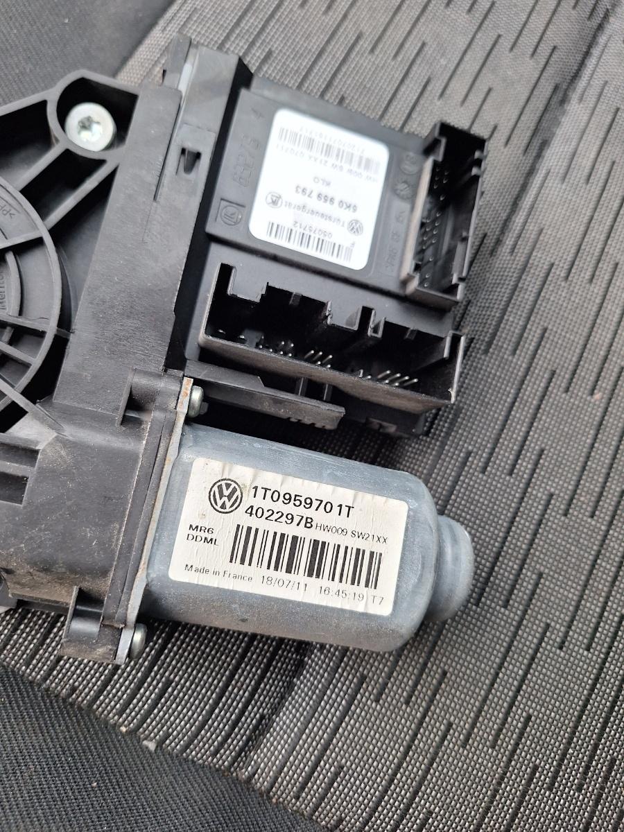 Motoras geam stanga fata SKODA OCTAVIA 1Z3 2004 - 2013 , 5K0959793 / 1T0959701T