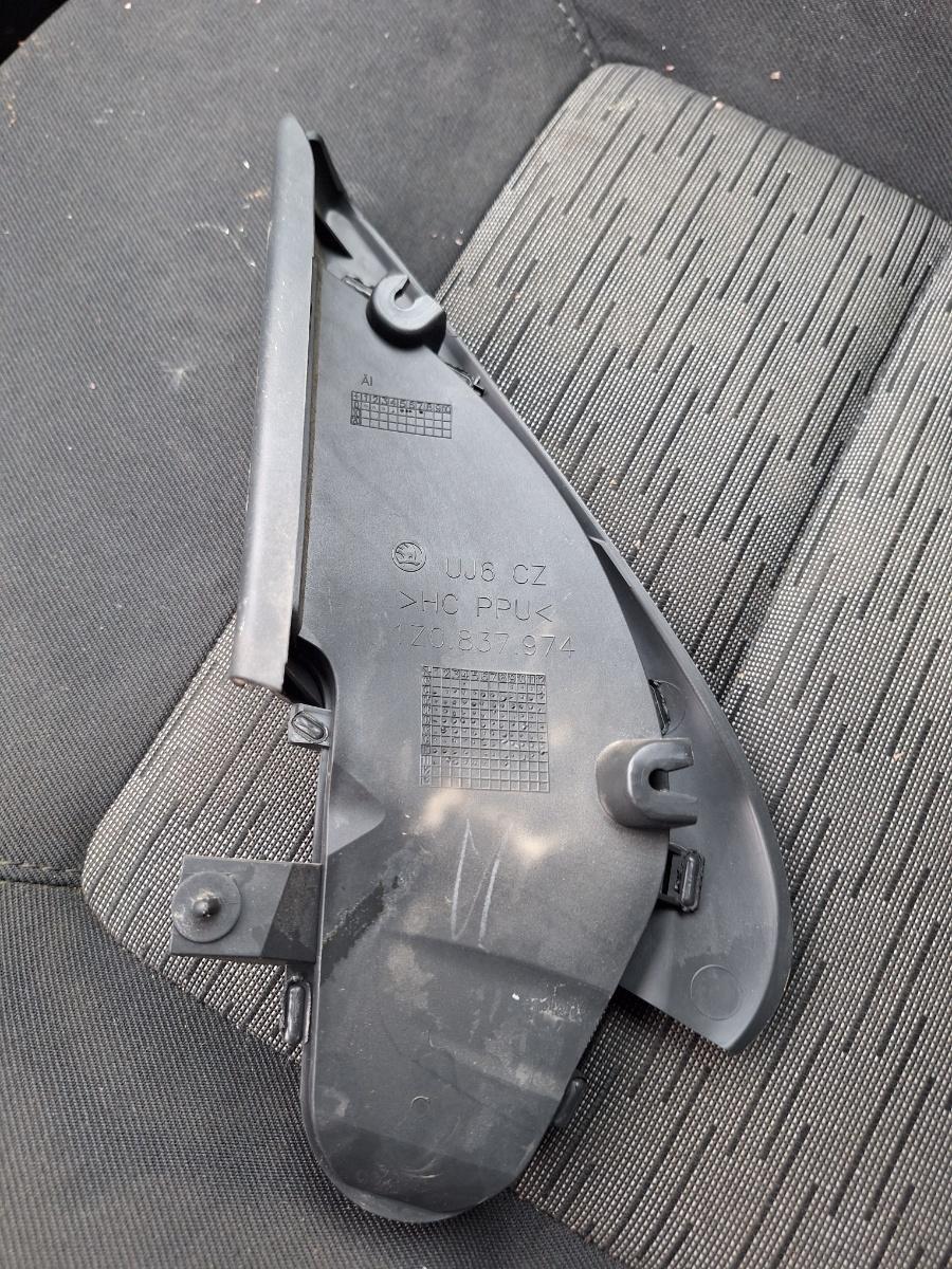Capac acoperire interior oglinda SKODA OCTAVIA 1Z3 2004 - 2013 1Z0837974