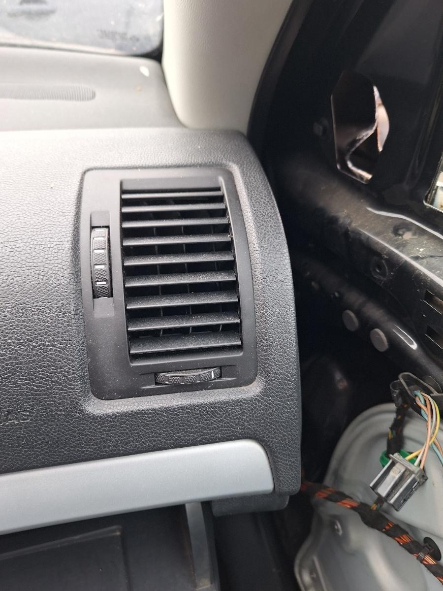 Grila de ventilatie laterala panou de bord dreapta SKODA OCTAVIA 1Z3 2004 - 20132.0 TDI 16V BKD, CFHC, CLCB