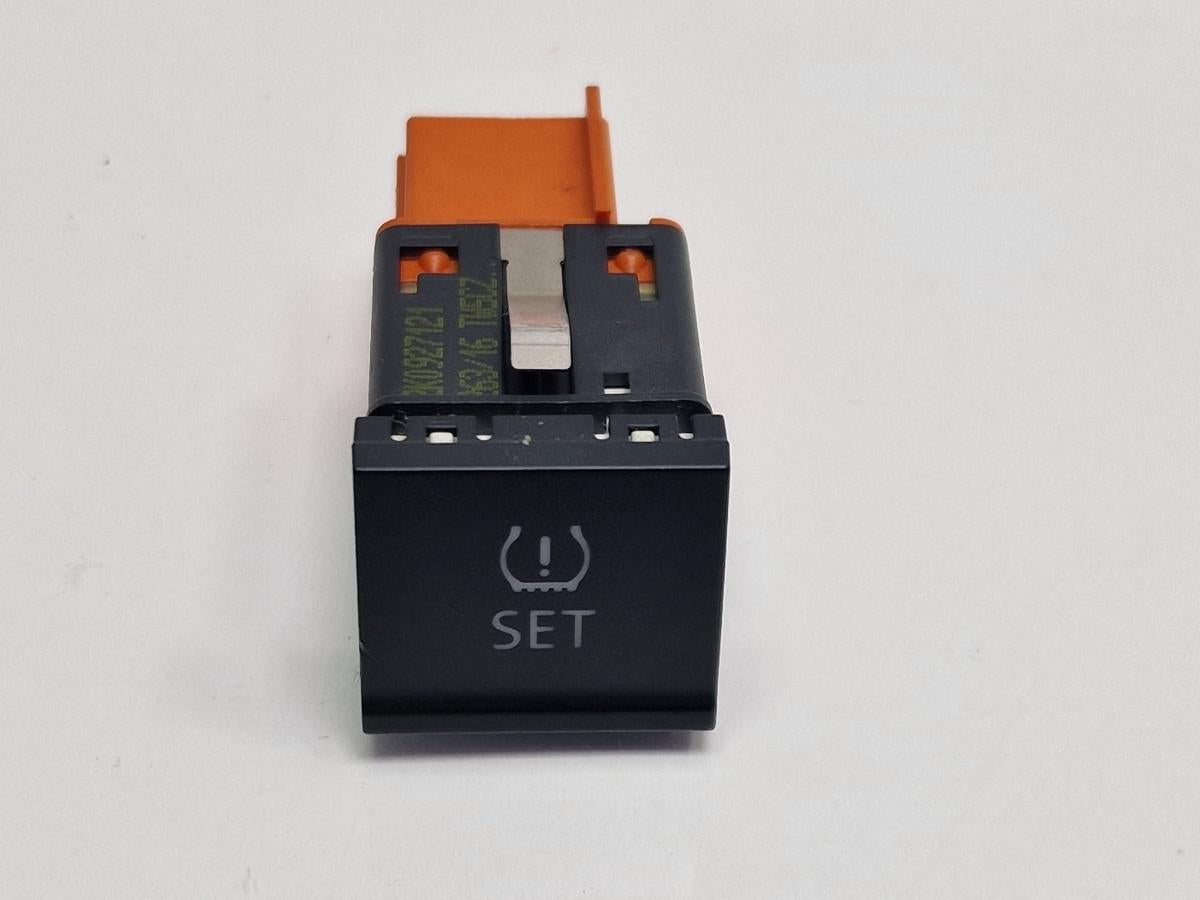 Buton presiune din anvelope VOLKSWAGEN CADDY IV Estate SAB, SAJ 2015 - >2.0 TDI CUUD, DFSD 2K0927121