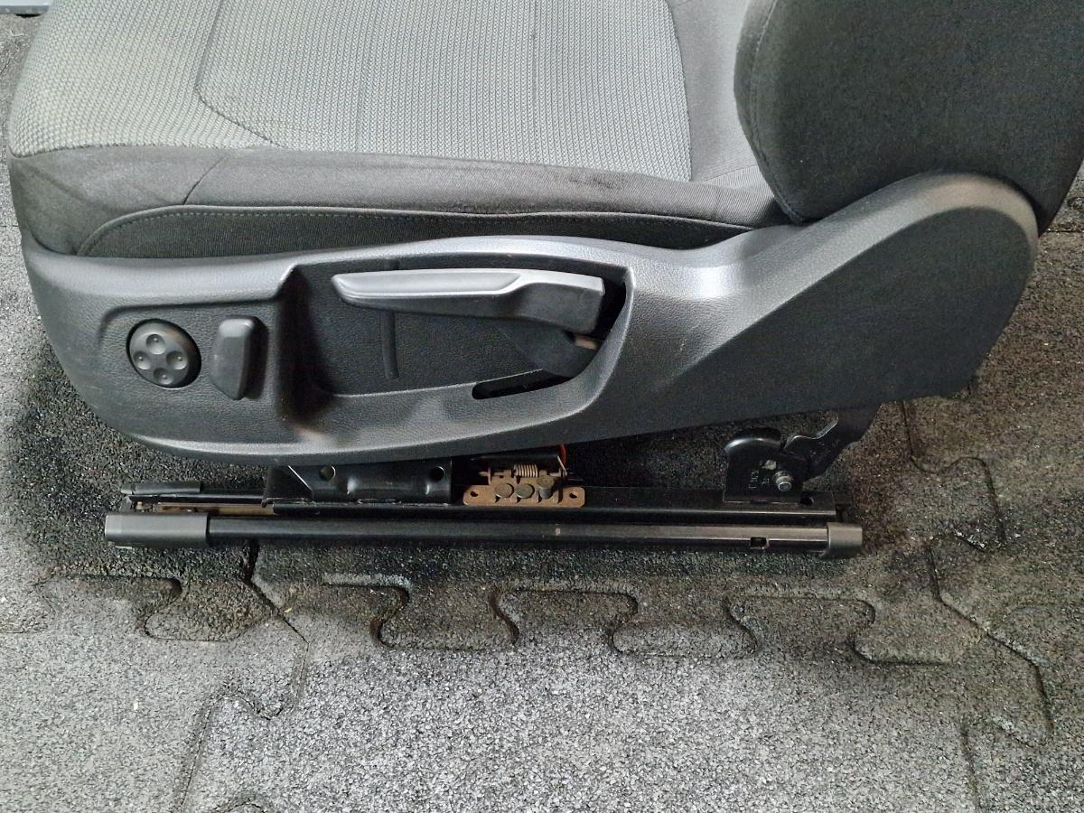 Scaun sofer cu incalzire stanga fata VOLKSWAGEN PASSAT 365 2010 - 20142.0 2.0 TDi BlueMotion CFFB 3C8881105AL