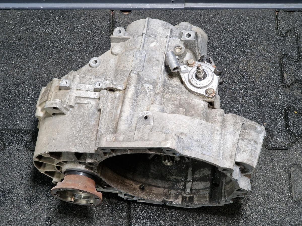Cutie viteze manuala 6 trepte START&STOP VOLKSWAGEN PASSAT 365 2010 - 2014 2.0 2.0 TDi  CFFB  NFU