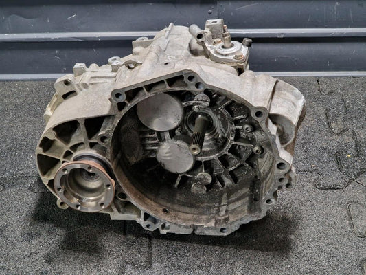 Cutie viteze manuala 6 trepte START&STOP VOLKSWAGEN PASSAT 365 2010 - 2014 2.0 2.0 TDi  CFFB  NFU