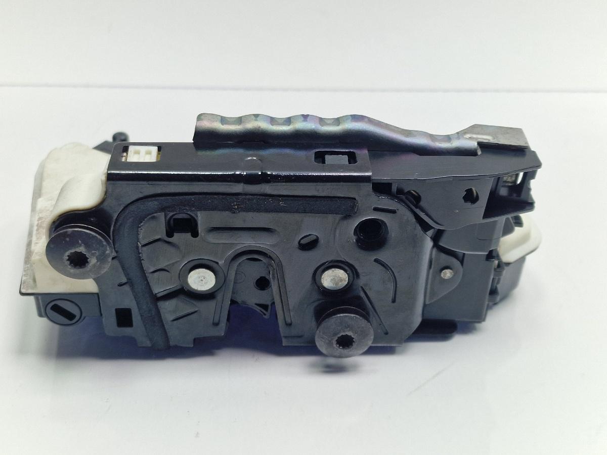 Broasca usa dreapta fata VOLKSWAGEN GOLF VI 5K1 2008 - 20132.0 TDI CBDC, CLCA 5K1837016