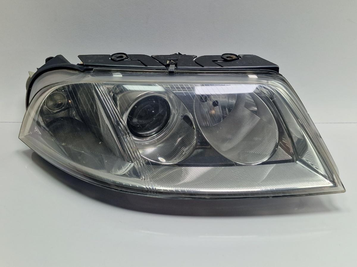 Far dreapta VOLKSWAGEN PASSAT 3B3 2000 - 20051.9 TDI AVF, AWX HELLA 3B0041016AN , 1EL00835002