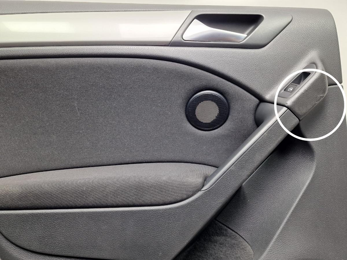 Panou usa stanga spate VOLKSWAGEN GOLF VI 5K1 2008 - 20132.0 TDI CBDC, CLCA 5K6867211EN