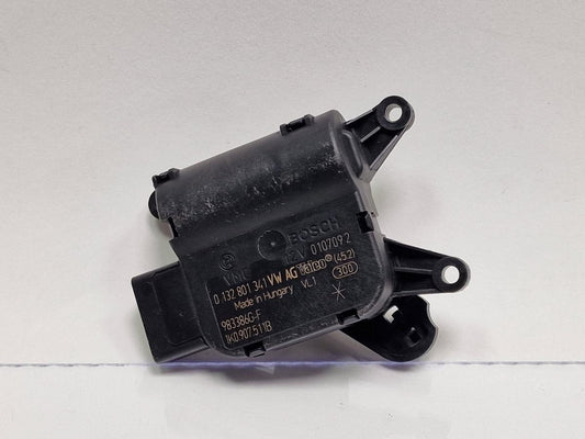 Motoras reglaj aeroterma V159 VOLKSWAGEN GOLF VI 5K1 2008 - 20132.0 TDI CBDC, CLCA BOSCH 0132801341 1K0907511B