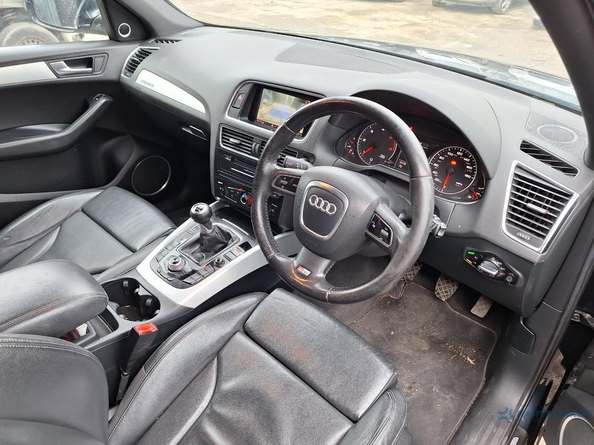 Dezmembrez AUDI Q5 8RB 2011 2.0 TDI quattro CGLB 125KW|170HP