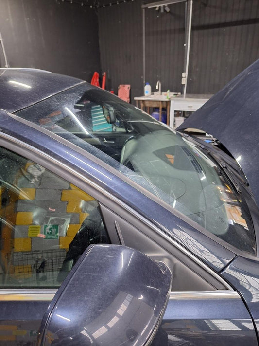Stalp A montant fata dreapta AUDI Q5 8RB 2008 - 2018