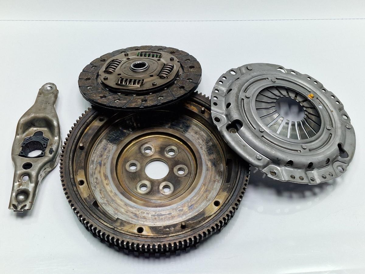 Kit ambreiaj SKODA FABIA 6Y2 1999 - 20081.4 1.4 1.4 AME, AQW, ATZ SACHS 3082296934  047141034K ,  6Y0198141