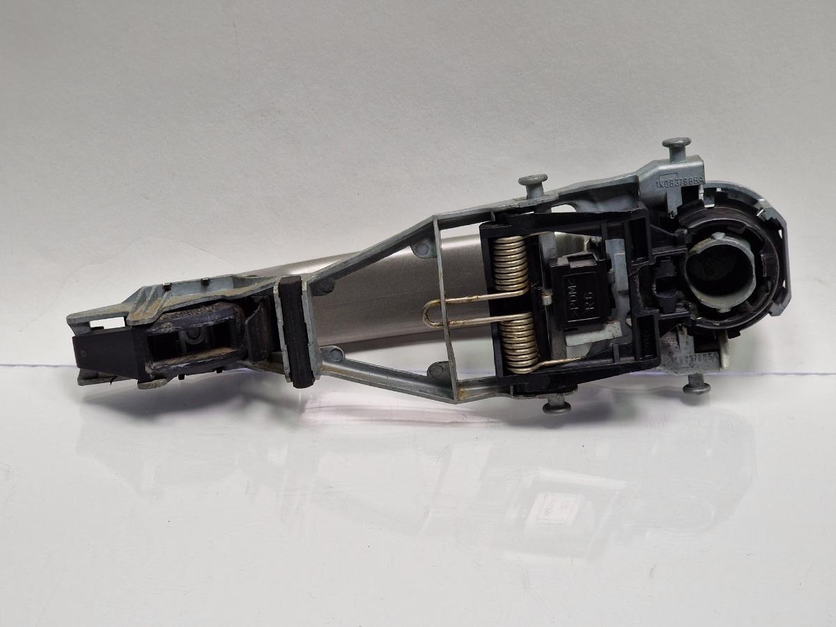 Maner/suport exterior usa stanga spate SKODA FABIA II 542 2006 - 20141.2 1.2 1.2 BBM, CHFA 1Z0839885A , 1Z0839885C