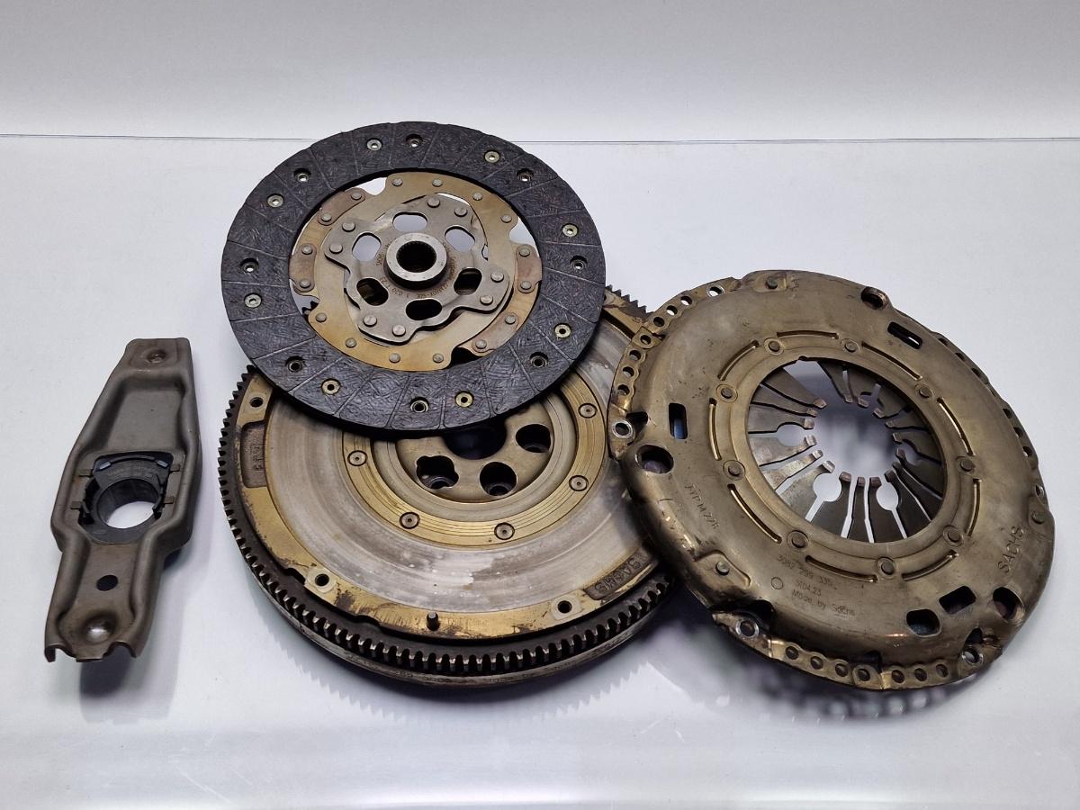 Kit ambreiaj VOLKSWAGEN GOLF IV Variant 1J5 1999 - 20061.9 TDI ATD, AXR SACHS 3082299335 038105266AQ , 038141025D