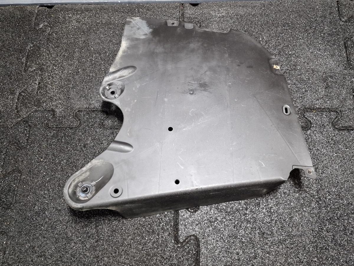 Scut protectie dreapta spate VOLKSWAGEN JETTA IV 162, 163, AV3, AV2 2009 - >1.2 TSI CBZB 5C6825215