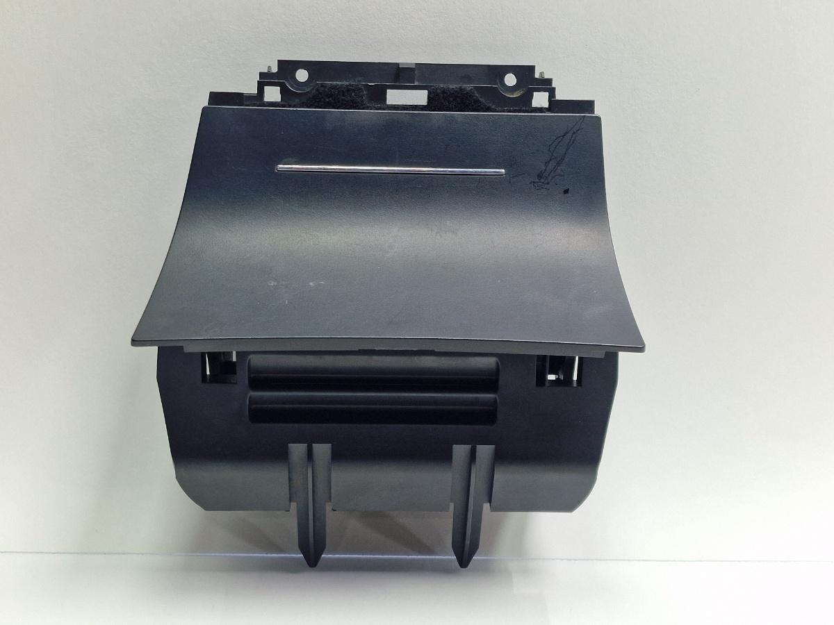 Scrumiera fata SKODA OCTAVIA 1Z3 2004 - 20131.9 TDI BJB, BKC, BLS, BXE 1Z1863077A , 1Z1857962B