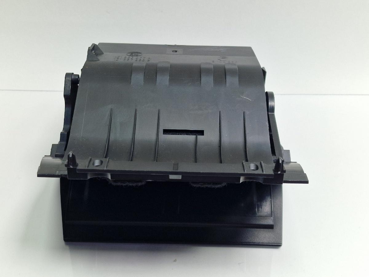 Scrumiera fata SKODA OCTAVIA 1Z3 2004 - 20131.9 TDI BJB, BKC, BLS, BXE 1Z1863077A , 1Z1857962B