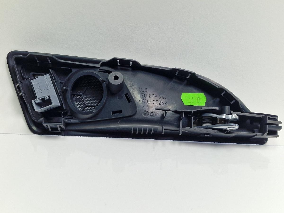 Maner interior usa stanga spate SKODA OCTAVIA 1Z3 2004 - 20131.9 TDI BJB, BKC, BLS, BXE 1Z0839247