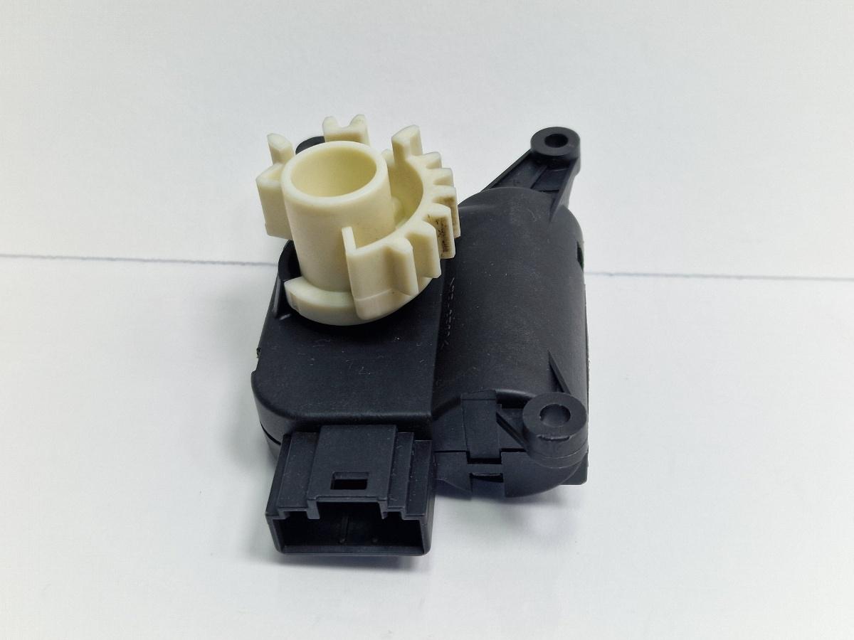 Motoras reglaj aeroterma V71 SKODA OCTAVIA 1Z3 2004 - 20131.9 TDI BJB, BKC, BLS, BXE BOSCH 0132801337 1K0907511D