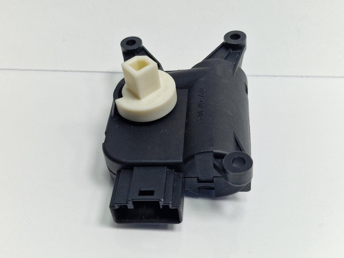 Motoras reglaj aeroterma V113 SKODA OCTAVIA 1Z3 2004 - 20131.9 TDI BJB, BKC, BLS, BXE BOSCH 0132801338 1K1907511G