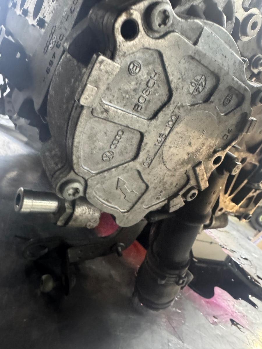 Pompa de vacuum AUDI A4 IV Avant 8K5, B8 2007 - 20152.0 TDI CAGA, CJCA, CMEA, CMFA 03L145100