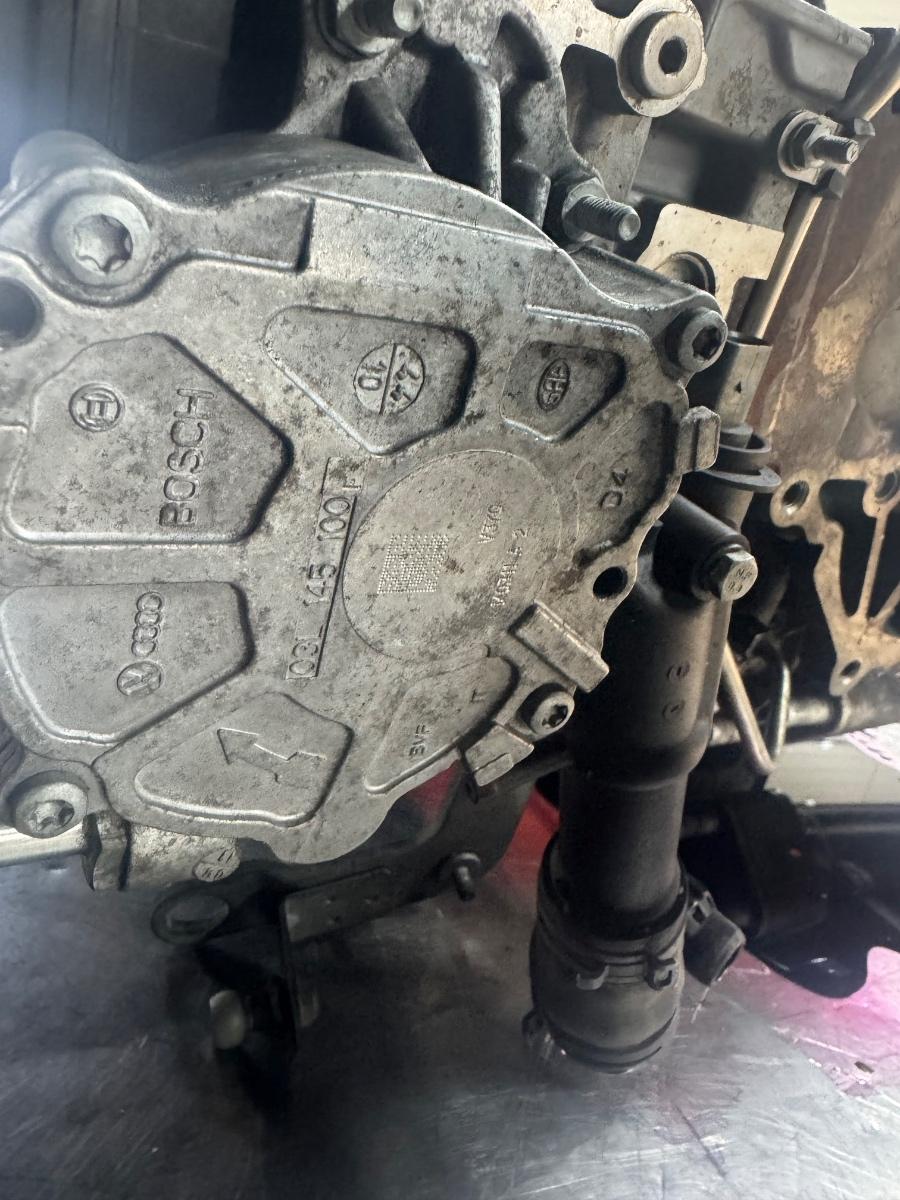 Pompa de vacuum AUDI A4 IV Avant 8K5, B8 2007 - 20152.0 TDI CAGA, CJCA, CMEA, CMFA 03L145100