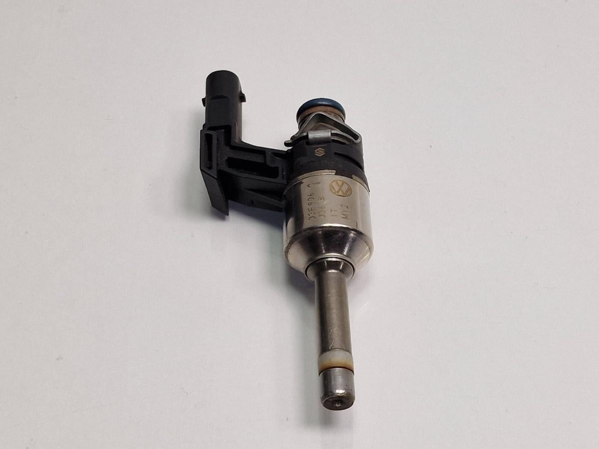 Injector VOLKSWAGEN JETTA IV 162, 163, AV3, AV2 2009 - >1.2 TSI CBZB 03F906036B