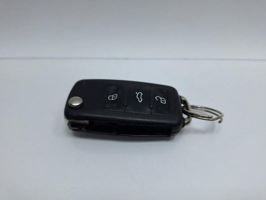Telecomanda inchidere centralizata 434MHz VOLKSWAGEN CADDY IV Estate SAB, SAJ 2015 - >2.0 TDI CUUD, DFSD HELLA 5FA01295500 5K0837202BH
