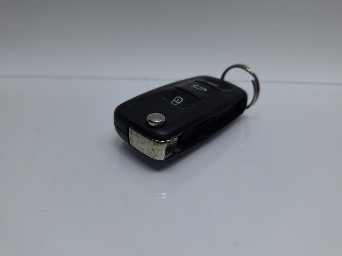 Telecomanda inchidere centralizata 434MHz VOLKSWAGEN CADDY IV Estate SAB, SAJ 2015 - >2.0 TDI CUUD, DFSD HELLA 5FA01295500 5K0837202BH