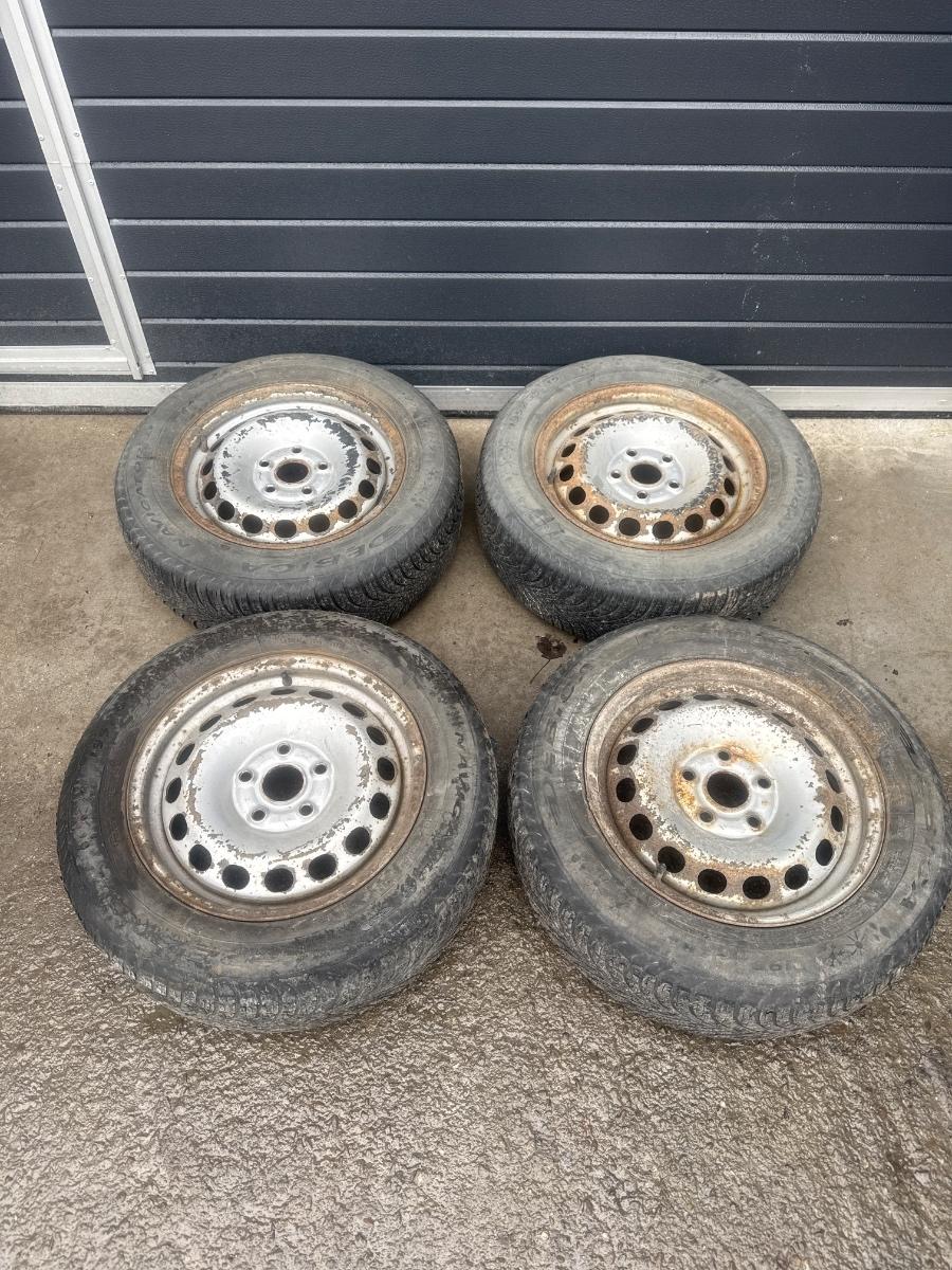 Jante tabla cu anvelope iarna  VOLKSWAGEN CADDY 2004 - 2020 Debica 5x112 6JX15H2 ET47 2K0601027B