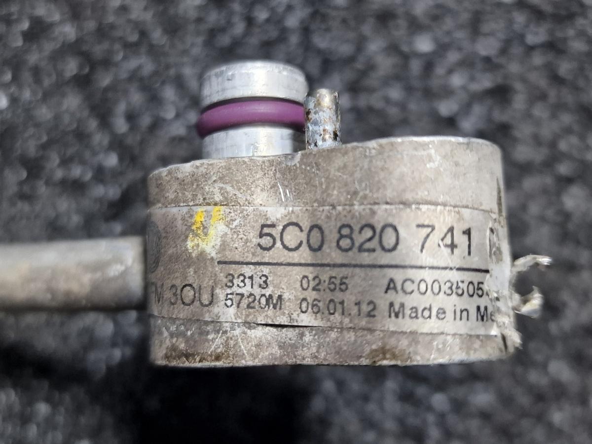 Conducta AC inalta presiune VOLKSWAGEN JETTA IV 162, 163, AV3, AV2 2009 - >1.2 TSI CBZB 5C0820741D