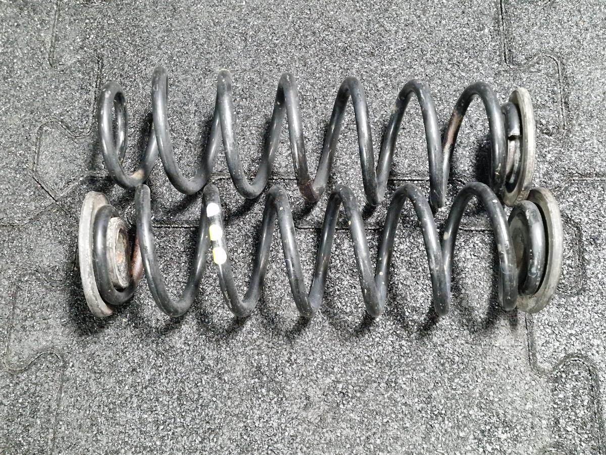 Arcuri spate VOLKSWAGEN JETTA IV 162, 163, AV3, AV2 2009 - >1.2 TSI CBZB  1K0511115BE