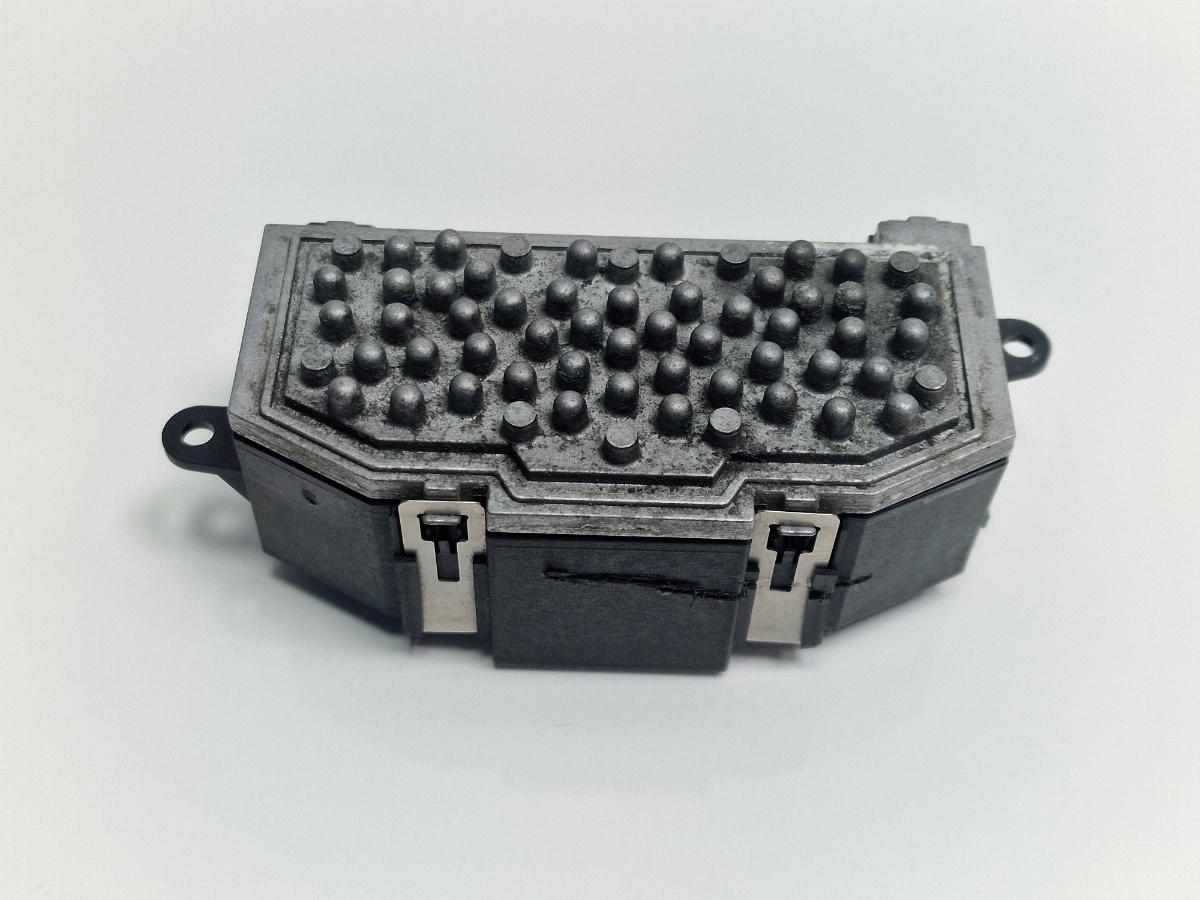 Rezistenta trepte aeroterma SKODA OCTAVIA II Combi 1Z5 2004 - 20132.0 TDI 16V BKD, CFHC, CLCB BOSCH F011500045 3C0907521B