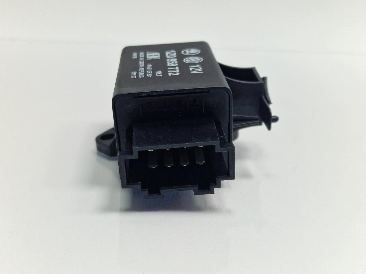 Releu incalzire scaune SKODA OCTAVIA II Combi 1Z5 2004 - 20132.0 TDI 16V BKD, CFHC, CLCB 1Z0959772