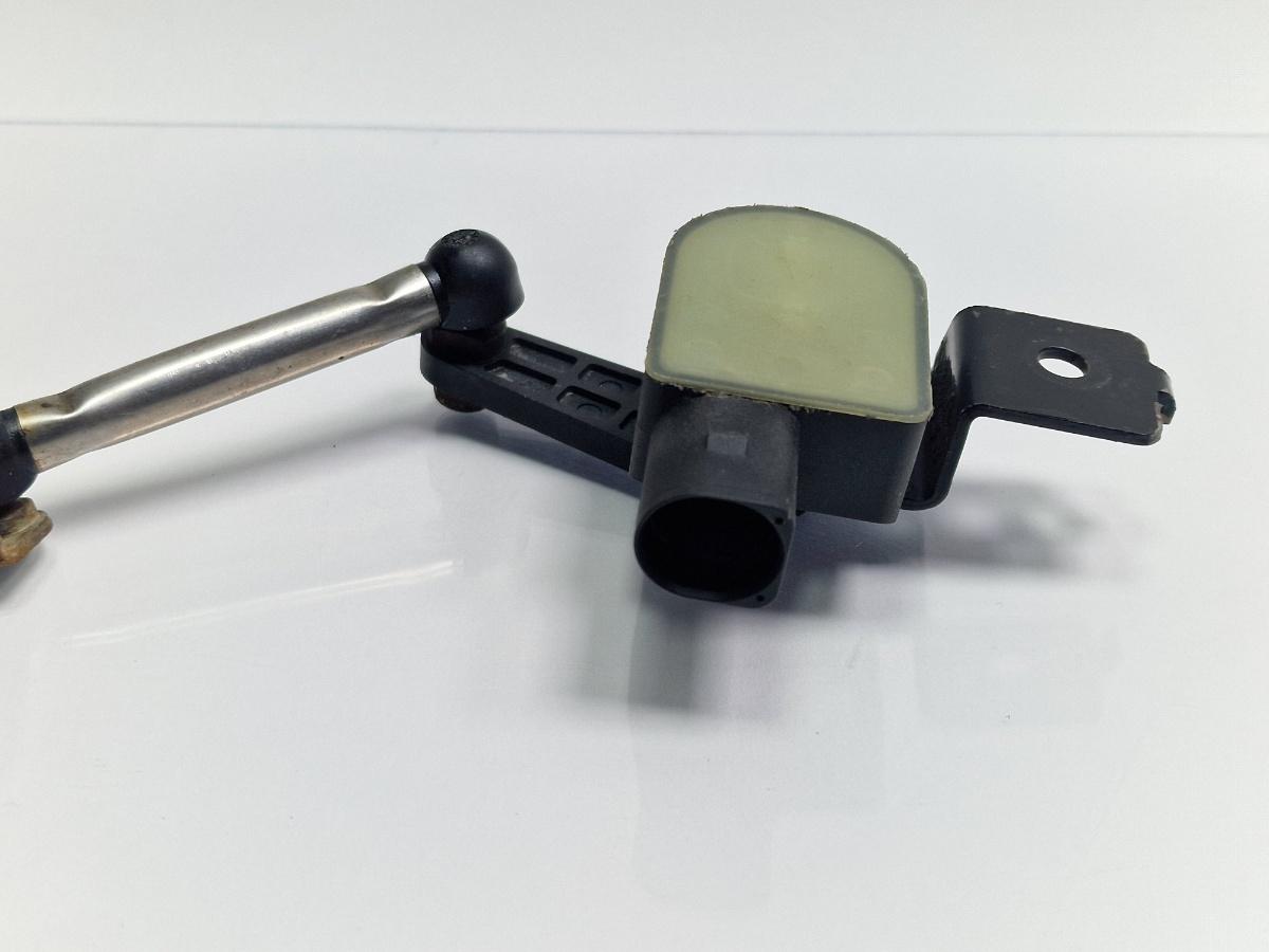 Senzor nivel faruri fata SKODA OCTAVIA II Combi 1Z5 2004 - 20132.0 TDI 16V BKD, CFHC, CLCB HELLA 6PM00873900 1T0907503