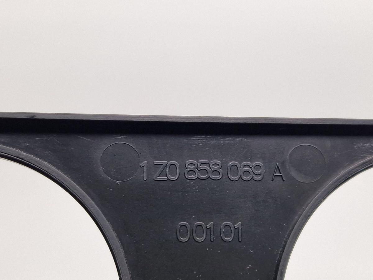 Ornament consola centrala bord SKODA OCTAVIA II Combi 1Z5 2004 - 20132.0 TDI 16V BKD, CFHC, CLCB 1Z0858069A