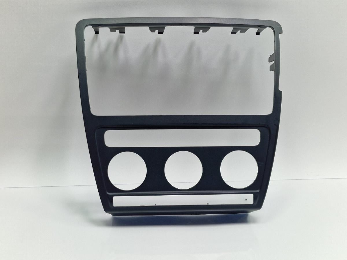Ornament consola centrala bord SKODA OCTAVIA II Combi 1Z5 2004 - 20132.0 TDI 16V BKD, CFHC, CLCB 1Z0858069A
