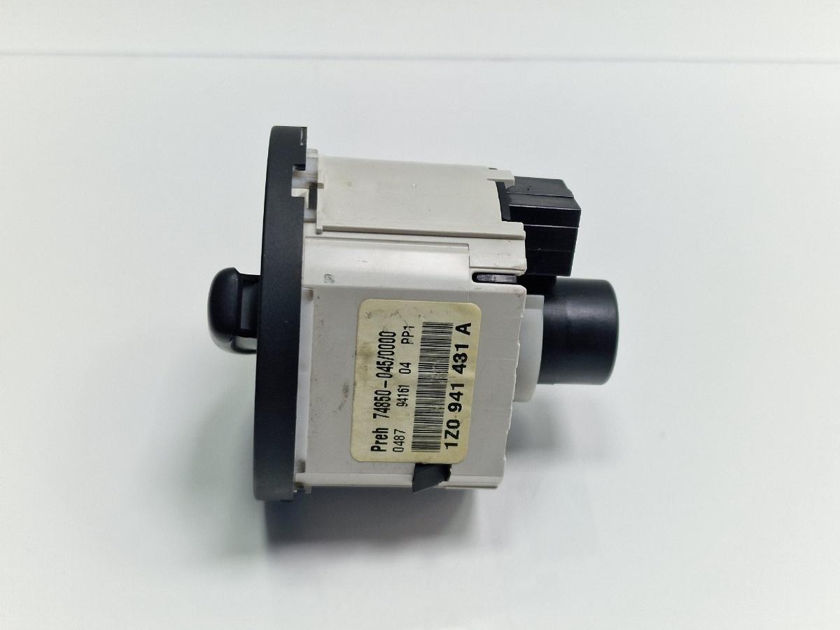 Bloc lumini SKODA OCTAVIA II Combi 1Z5 2004 - 20132.0 TDI 16V BKD, CFHC, CLCB 1Z0941431A