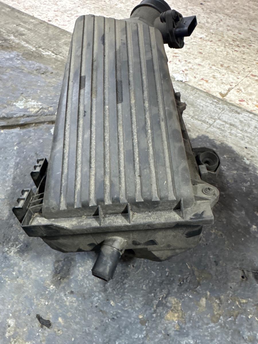 Carcasa filtru de aer VOLKSWAGEN GOLF IV Variant 1J5 1999 - 20061.9 TDI ATD, AXR 1J0129607AE