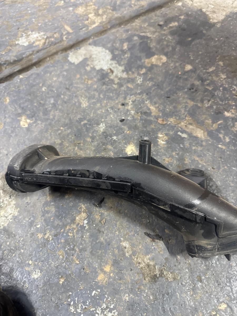 Rezonator admisie VOLKSWAGEN GOLF IV Variant 1J5 1999 - 20061.9 TDI ATD, AXR 1J0129609B
