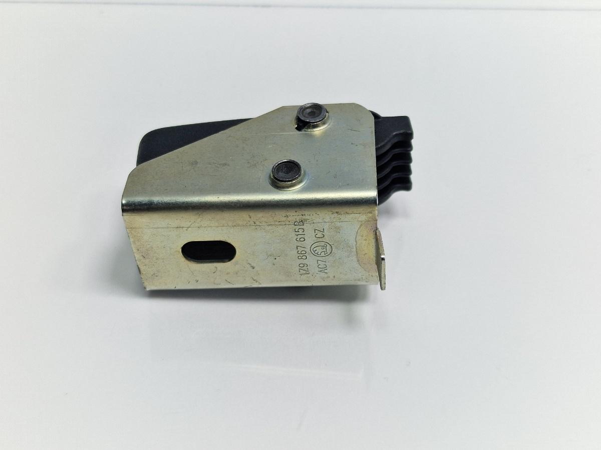 Carlig fixare ornament portbagaj SKODA OCTAVIA II Combi 1Z5 2004 - 20132.0 TDI 16V BKD, CFHC, CLCB 1Z9867615B