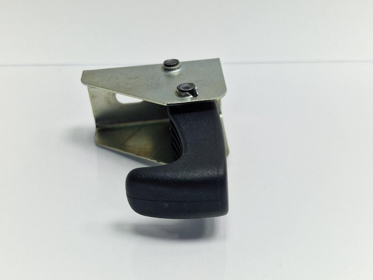 Carlig fixare ornament portbagaj SKODA OCTAVIA II Combi 1Z5 2004 - 20132.0 TDI 16V BKD, CFHC, CLCB 1Z9867615B