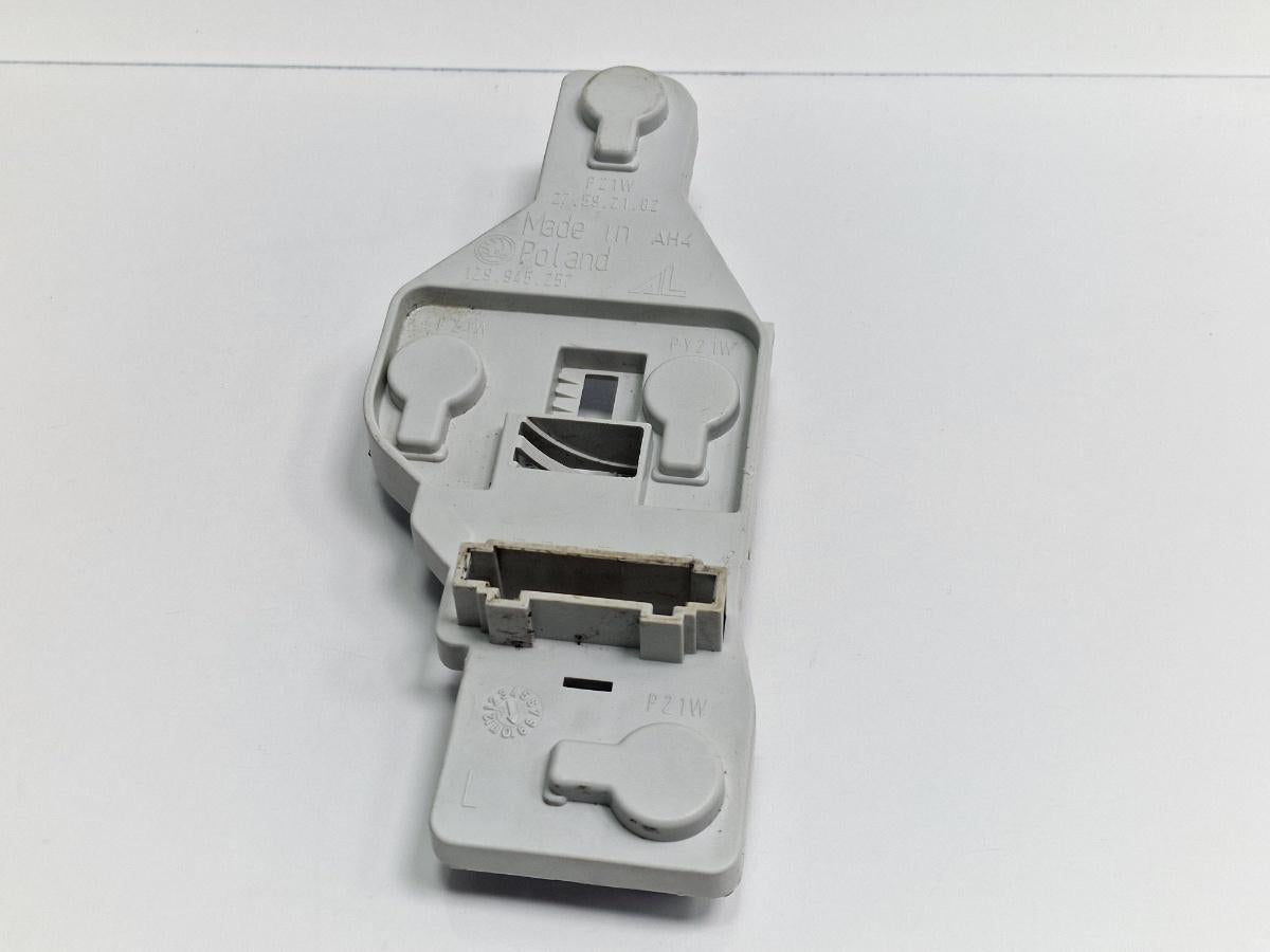 Soclu bec stanga spate SKODA OCTAVIA II Combi 1Z5 2004 - 20132.0 TDI 16V BKD, CFHC, CLCB 1Z9945257