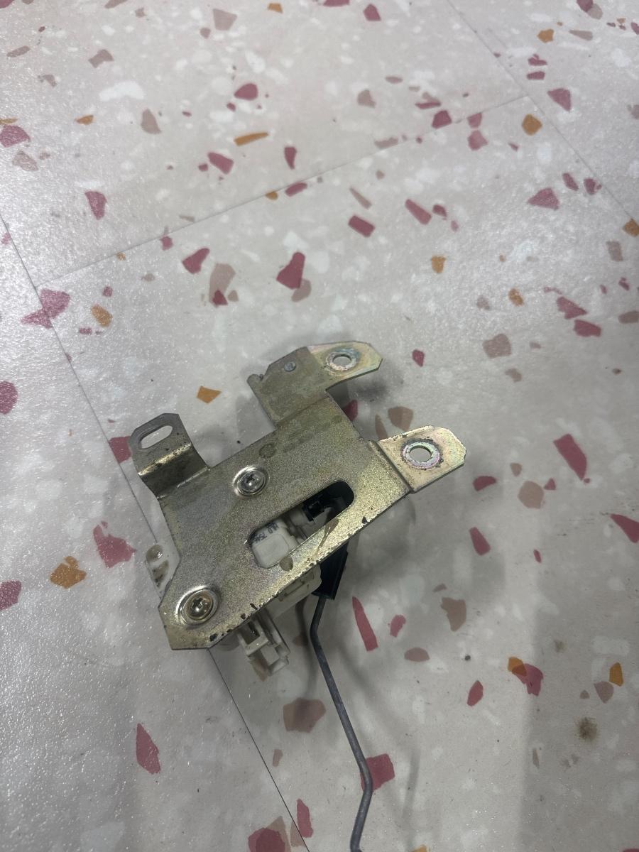 Unitate de control deschidere portbagaj VOLKSWAGEN GOLF IV Variant 1J5 1999 - 20061.9 TDI ATD, AXR 1J9827425D